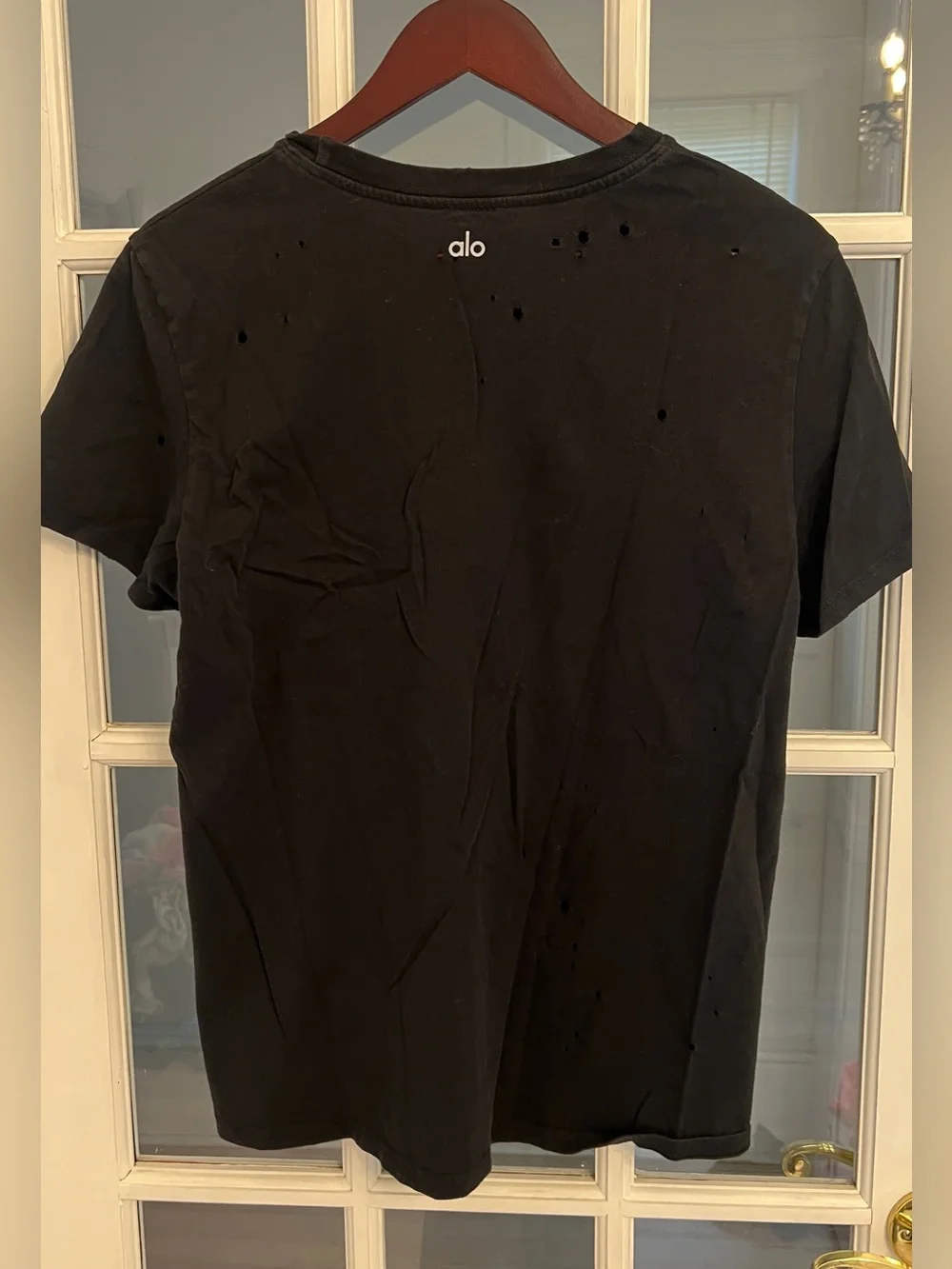 ALO YOGA Women’s Black Distressed Detail Short Sleeve Tee Size M
